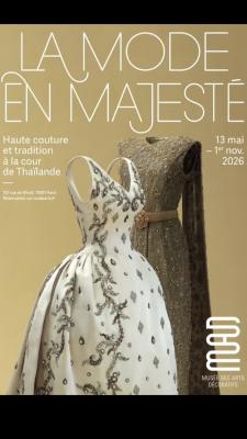 la-mode-en-majeste-haute-couture-et-tradition-a-la-cour-de-thailande