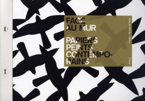 face-au-mur-papiers-peints-contemporains