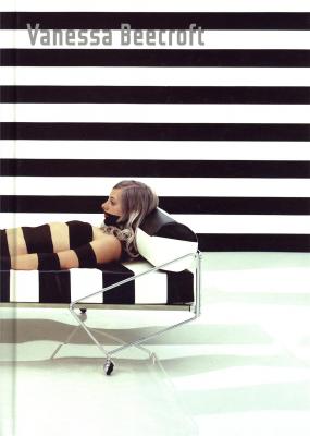 vanessa-beecroft-phototographs-films-drawings-anglais